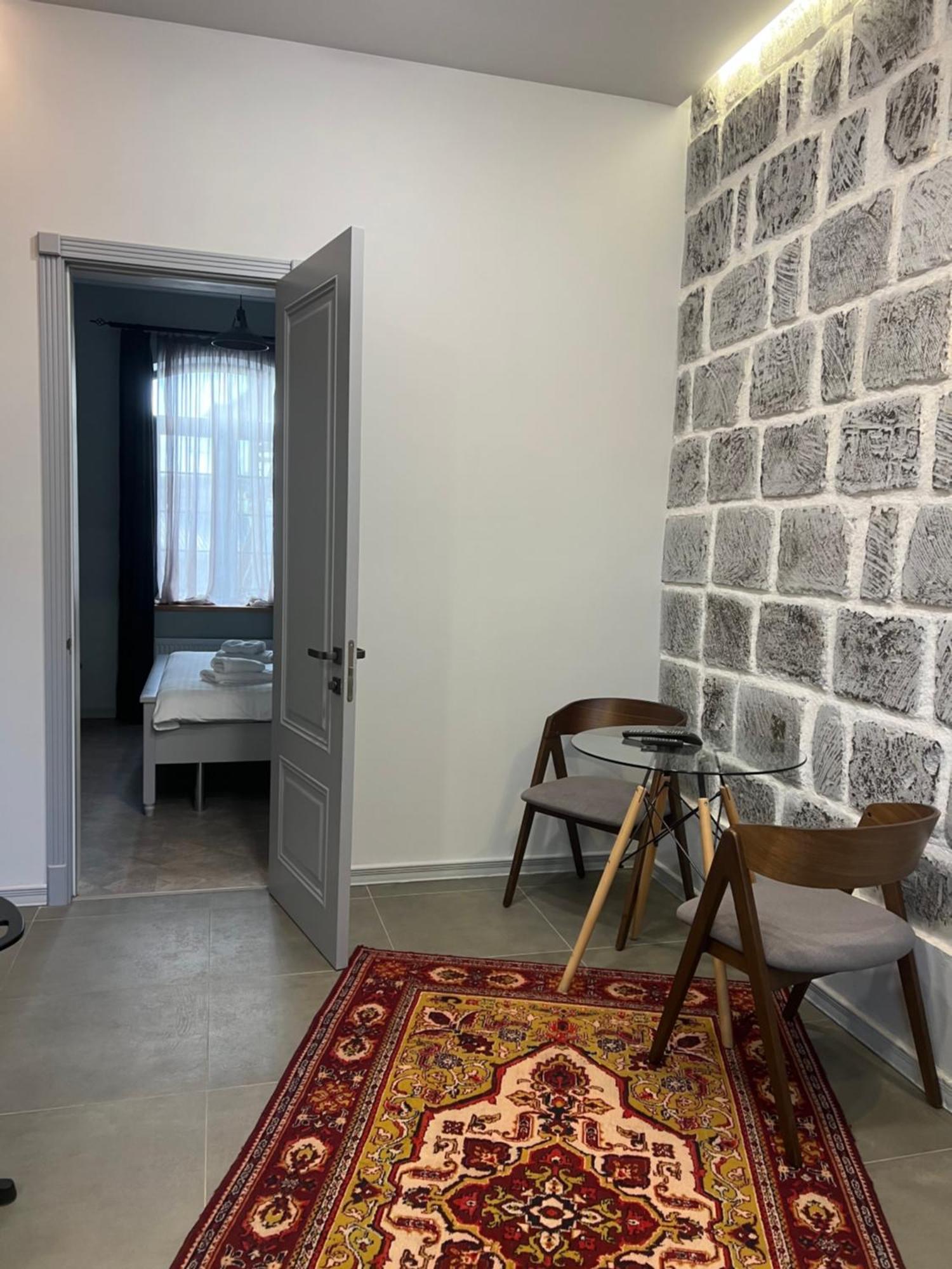 Jinjotel Gyumri Bagian luar foto